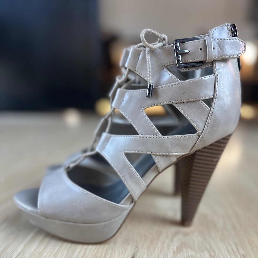 G by GUESS Platform heels, Size 7.5